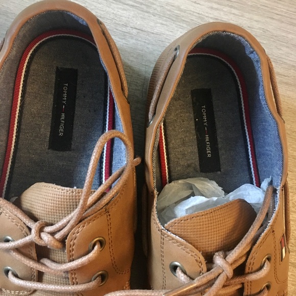 Tommy Hilfiger boat shoes - Picture 2 of 4